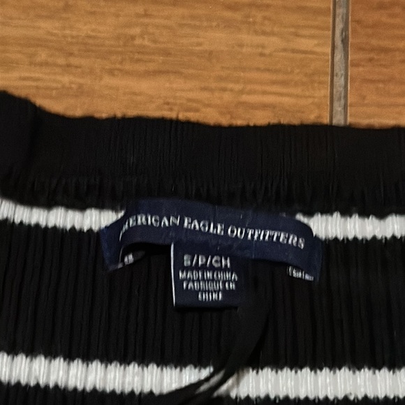 American Eagle Off Shoulder Sweater - Picture 4 of 6